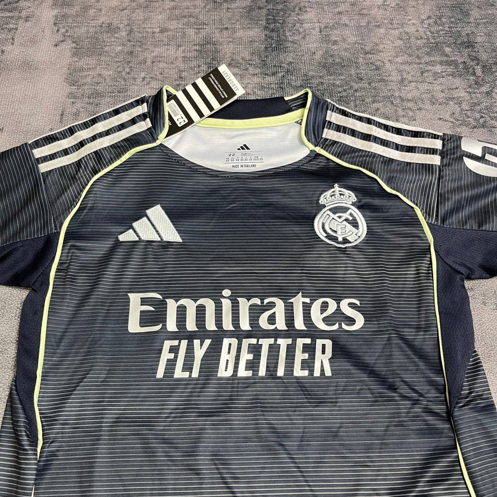 Conjunto Infantil Real Madrid 2025/26