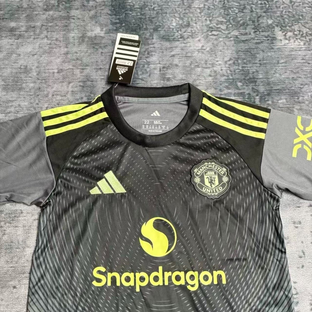 Conjunto Infantil Manchester United 2025/26