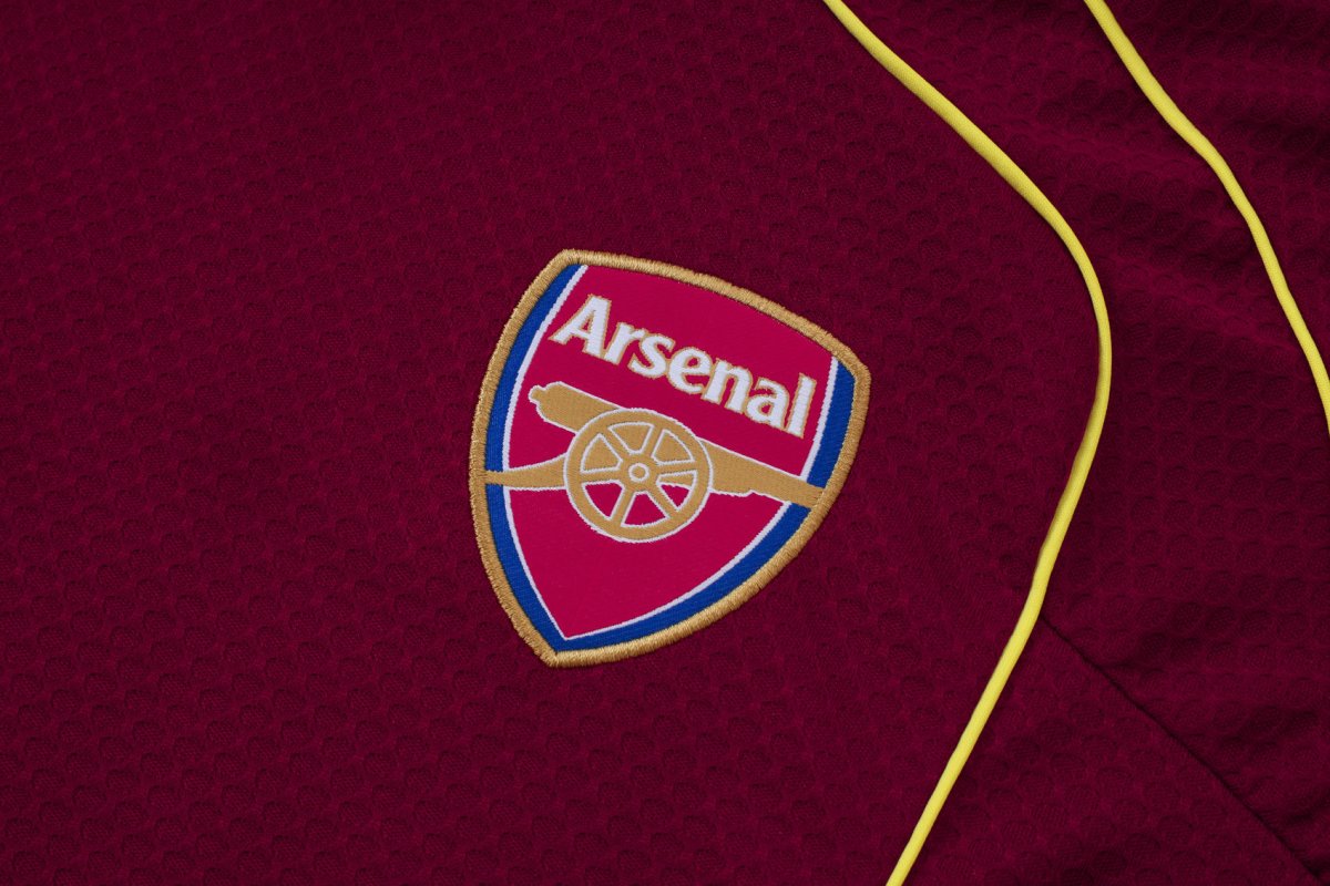 Kit de Treino adulto Arsenal 2025/26 Short e Camisa